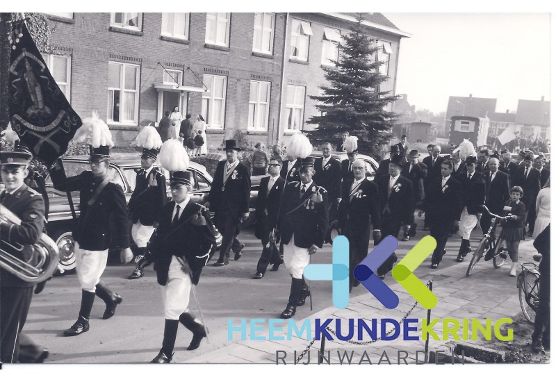 Pannerden schuttersfeest 1964 koningspaar Th.Kock en B.Zweekhorst Col. A. Havermans (2)